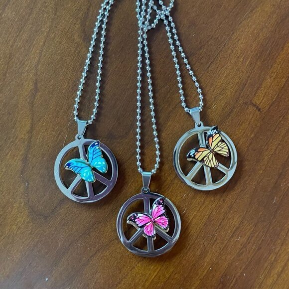 Upcycled Medium Size Peace Sign Pendant Butterly Necklace #848 - Picture 1 of 9
